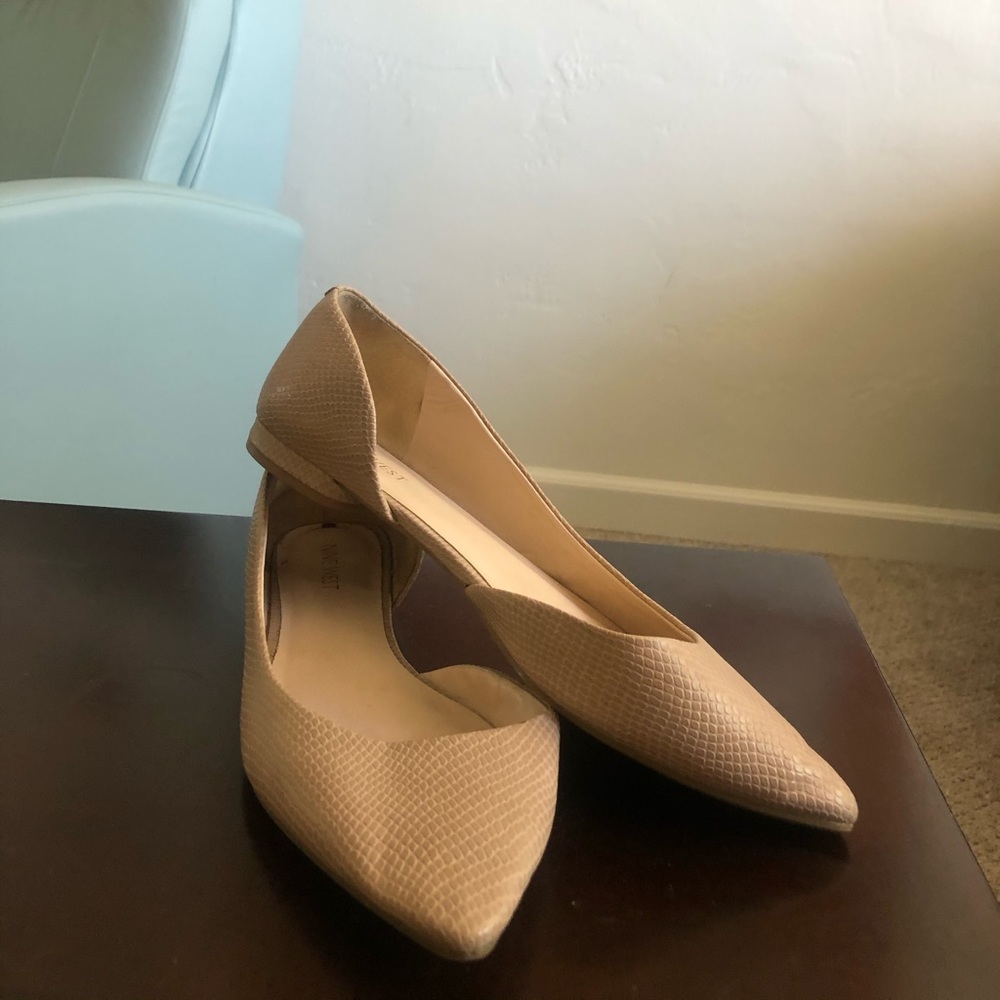 Nine West nude pointed toe flats